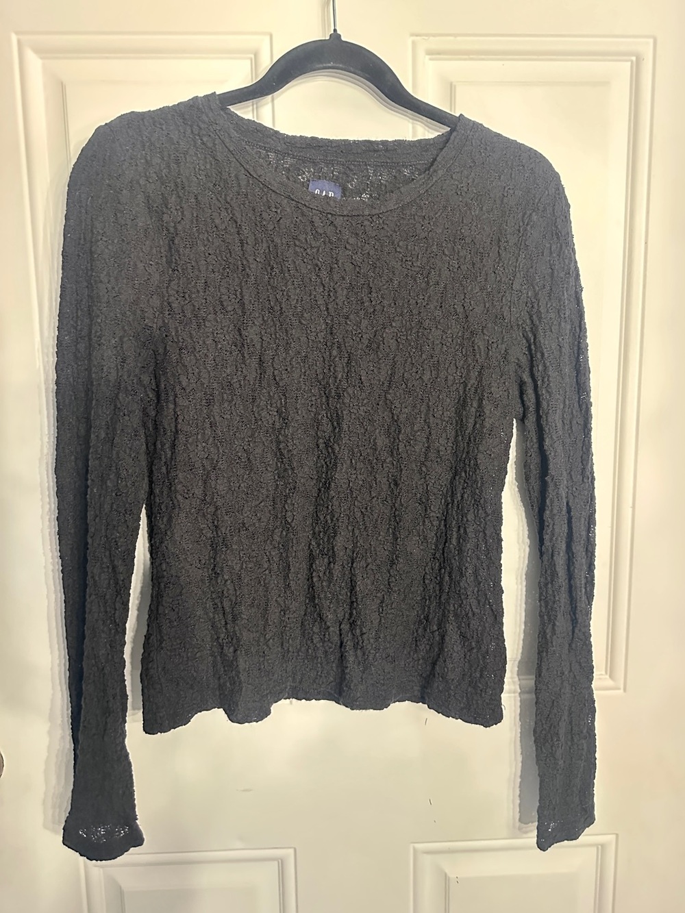 Gap black lace long sleeve tee size small